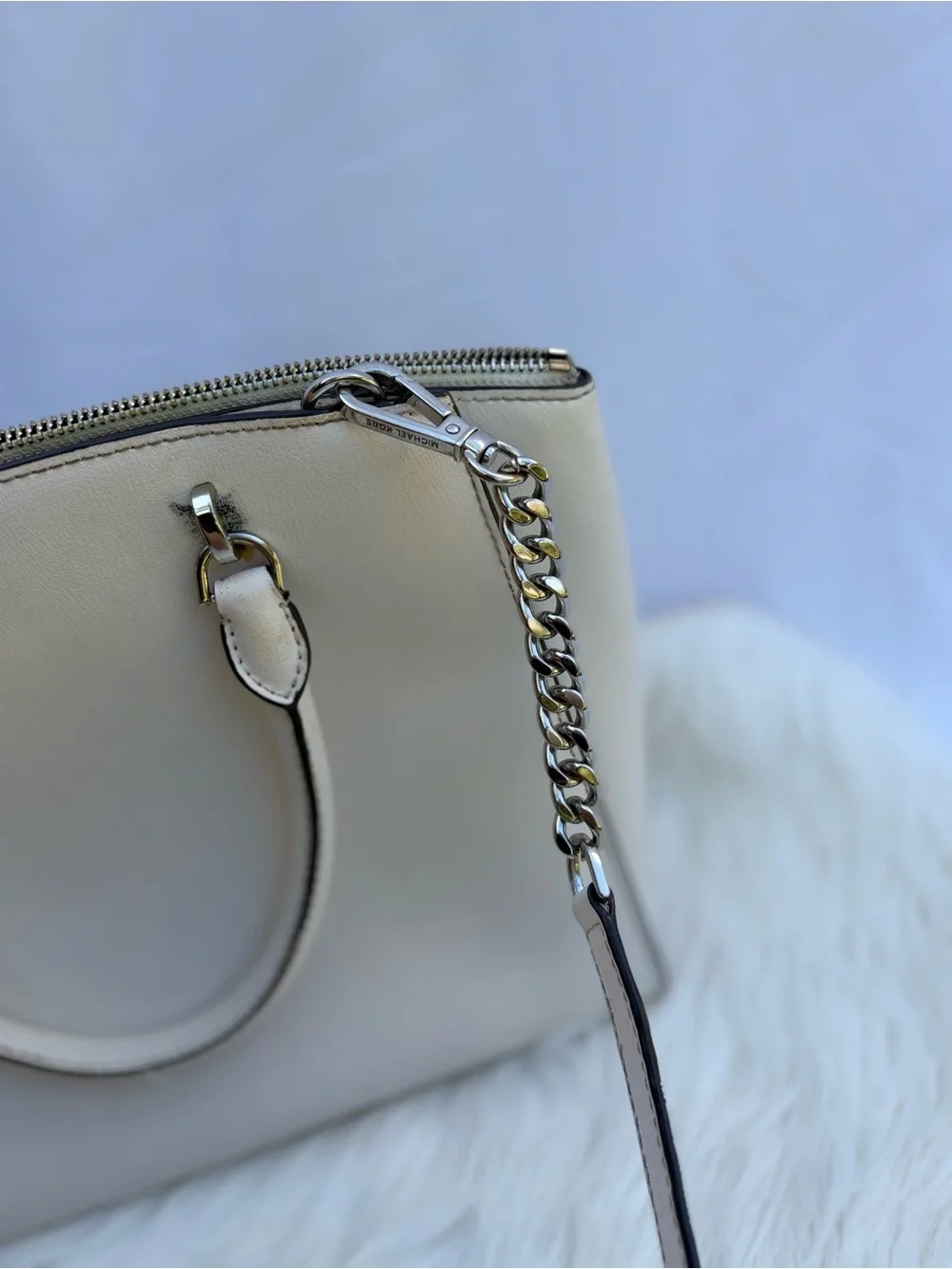 Michael Kors White Sarchel